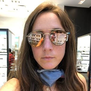 Meet your Posher, Laura